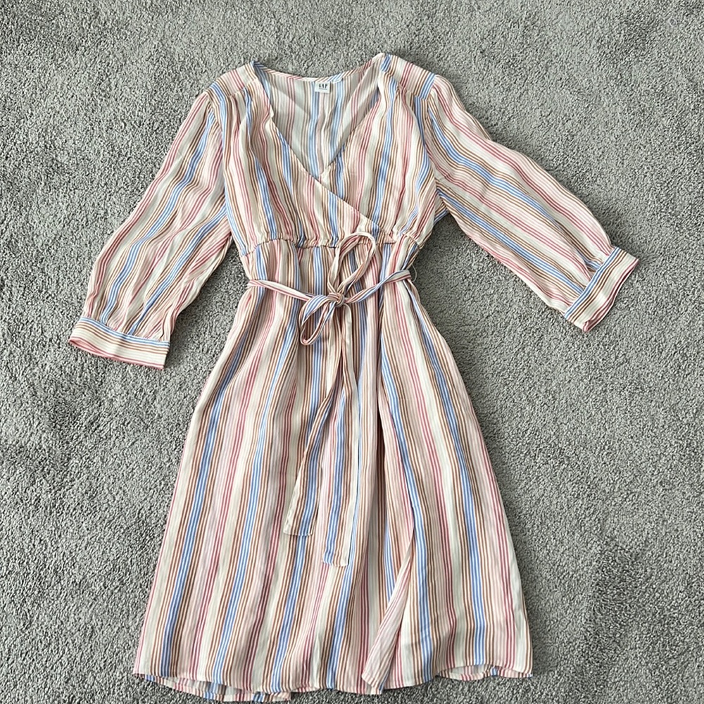 Knee length maternity dress from gap with pockets